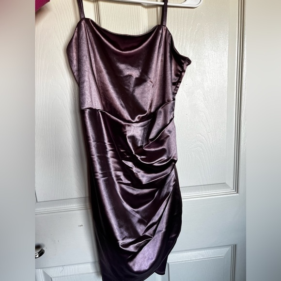 DILLARD’S SATIN LIGHT PINK DRESS - Picture 1 of 5